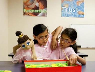 连体姐妹的共享生活:一辈子在一起(组图)