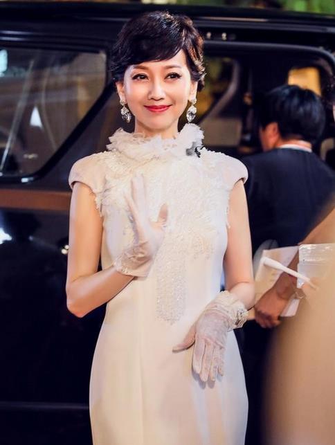 她片酬是孙俪12倍 63岁却被骂滚回家(图) 她片酬是孙俪12倍 63岁却被骂滚回家(图)