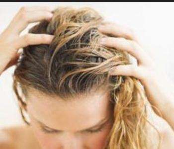 【痱子粉去头油】痱子粉可以去头发油吗 步骤及注意事项