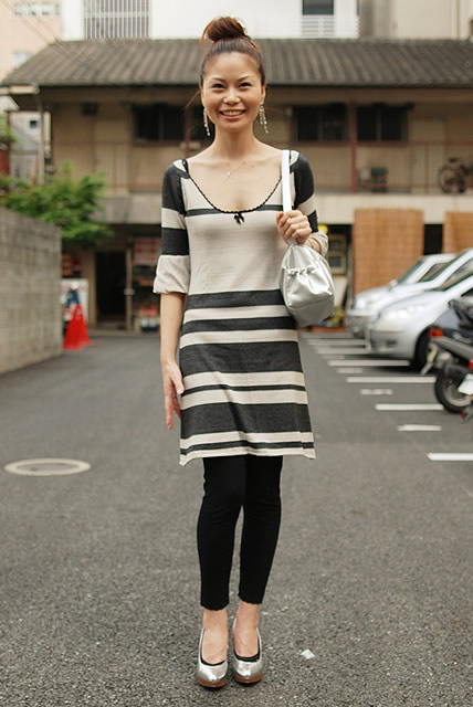 日本街拍夏日清凉美女：少女街头潮搭变化多