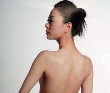 为给章子怡当裸替!她毁了自己（图）