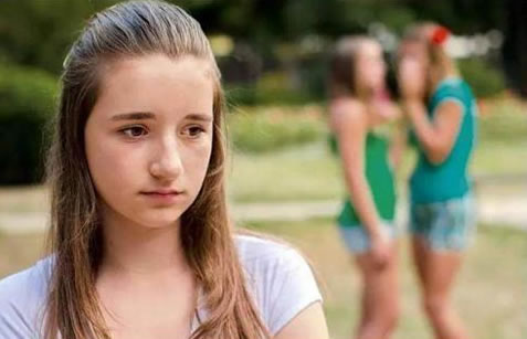 女大学生感觉被舍友孤立:感觉被孤立竟干了这事(图) 女大学生感觉被舍友孤立:感觉被孤立竟干了这事(图)