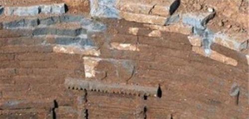 村民挖到400年古墓 打开后彻底疯狂(组图) 村民挖到400年古墓 打开后彻底疯狂(组图)