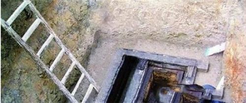村民挖到400年古墓 打开后彻底疯狂(组图) 村民挖到400年古墓 打开后彻底疯狂(组图)