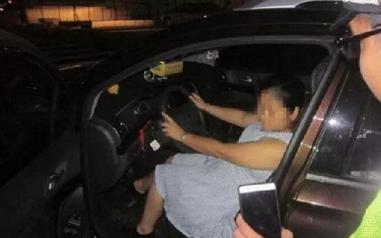 姐夫半夜酒驾小姨子顶包 背后有更大秘密（全文）