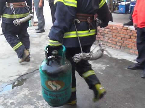 夫妻同床睡,醒来竟一亡一残!（全文）