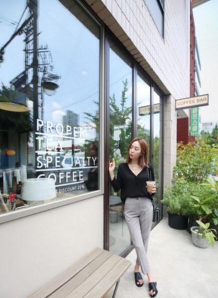 黑衬衣如何搭配：时尚又好看的黑色衬衣搭配技巧