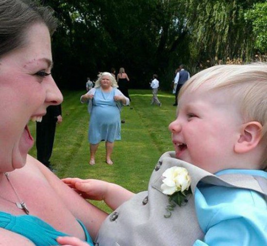 最新抢镜糗图照让人笑岔气：不抢镜无疯狂（组图）