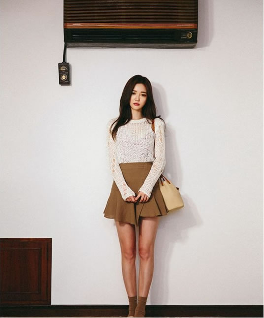 镂空针织衫怎么搭配好看 镂空针织衫搭配图片示范