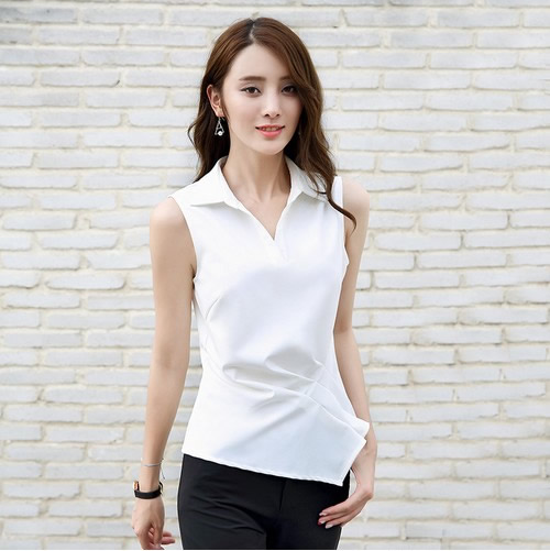 【白裙多姿】不一样的白衬衫：跟上潮流美足整个夏天