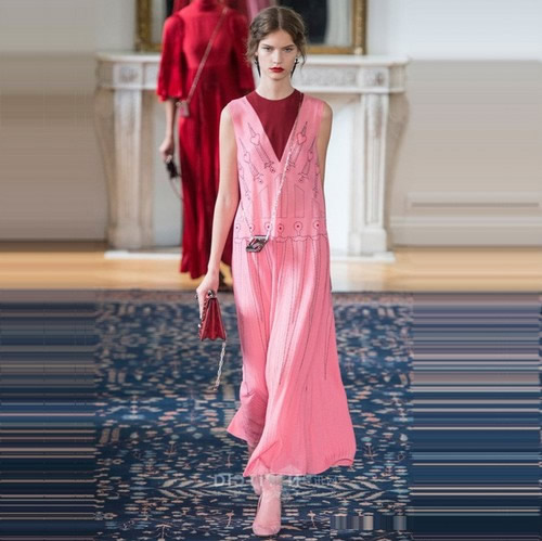 教你穿衣打扮技巧：怎样搭配连衣裙穿出气质