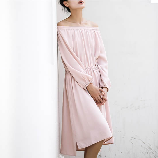 一字肩衣服穿什么内衣：这3张图告诉你好方法