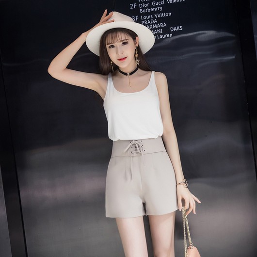 休闲短裤阔腿裤搭配图片欣赏：收腰显瘦秀出美腿（图）