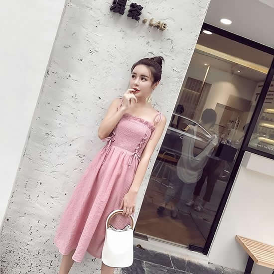 好看时尚显气质:30-35岁女人穿的连衣裙优雅更动人 好看时尚显气质:30-35岁女人穿的连衣裙优雅更动人