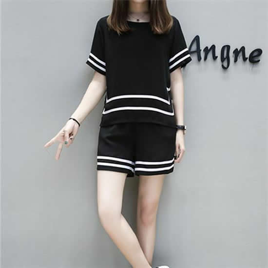 显瘦又时尚的9款大码短裤套装:腿粗妹子不发愁 显瘦又时尚的9款大码短裤套装:腿粗妹子不发愁