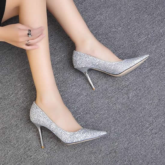 旗袍配上高跟鞋：竟然这么唯美（图）