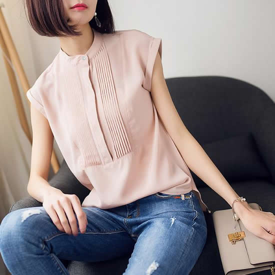 气质女人要穿的品质上衣:你穿过几件(图) 气质女人要穿的品质上衣:你穿过几件(图)