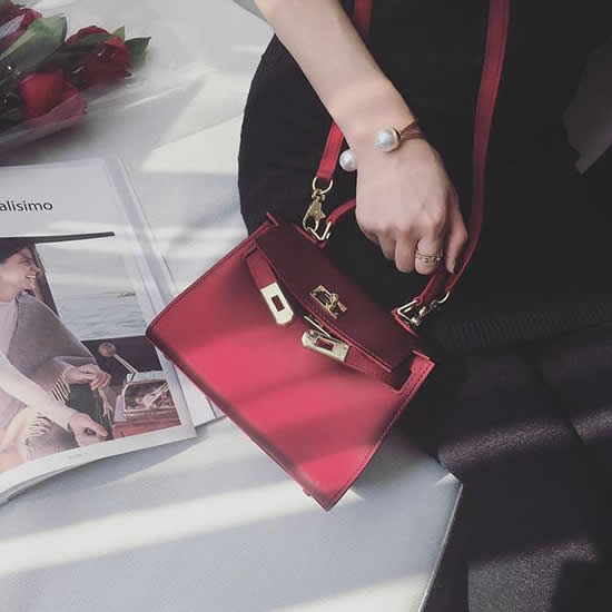 款式简单好看的小方包：时髦洋气物美价廉（图）