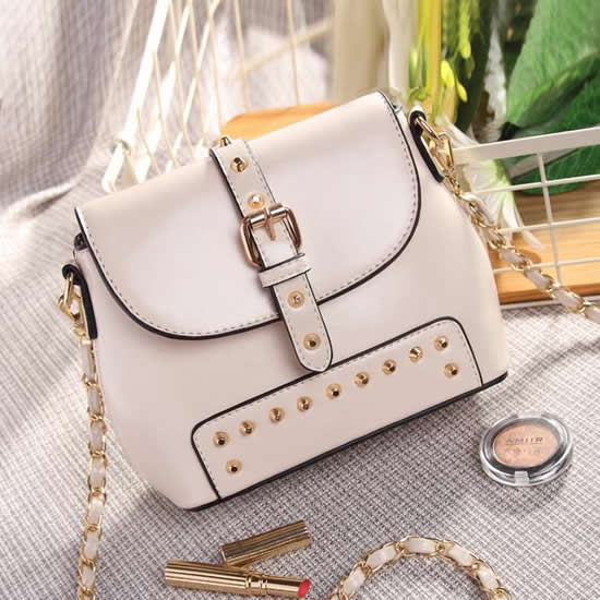 款式简单好看的小方包：时髦洋气物美价廉（图）