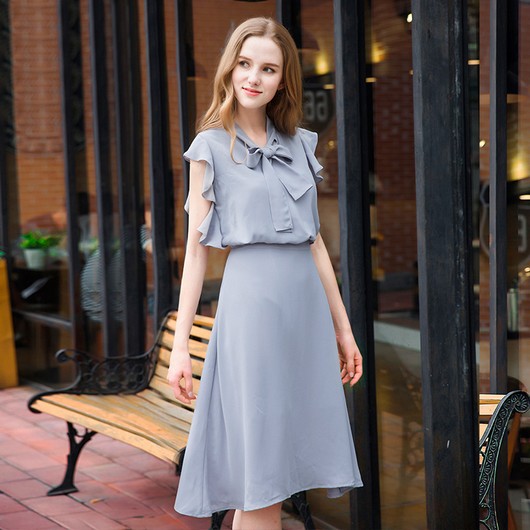 职场女子着装：职场着装为胜利打扮穿衣推荐