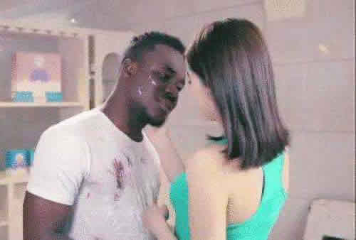 这个女孩嫁黑人小伙为啥当晚就后悔（图）