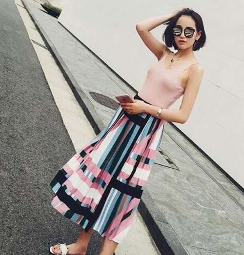 雪纺半身长裙搭配示范欣赏:好身材穿出来(图 雪纺半身长裙搭配示范欣赏:好身材穿出来(图