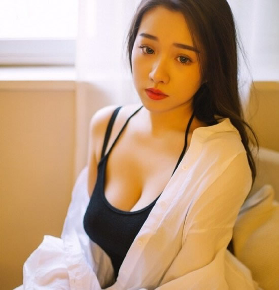 2015年火辣身材杨柳：2015最美艺考生杨柳美照