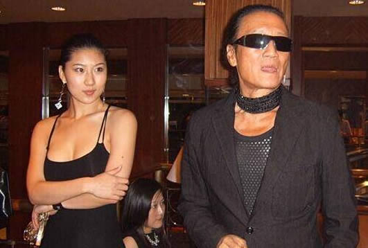 谢贤交往小49岁女友:谢贤和coco是怎么认识的 谢贤交往小49岁女友:谢贤和coco是怎么认识的