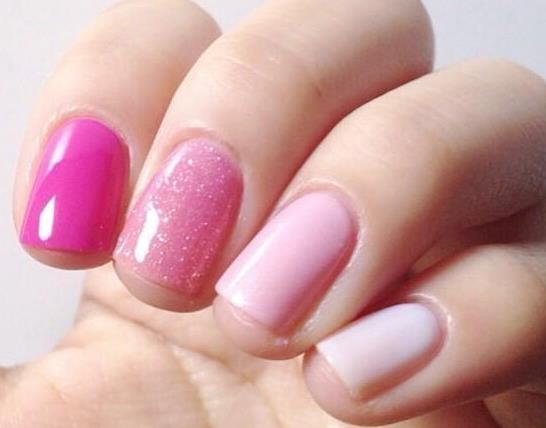 纯色系列显手白的美甲图片欣赏：2017纯色美甲跳色款式搭配图