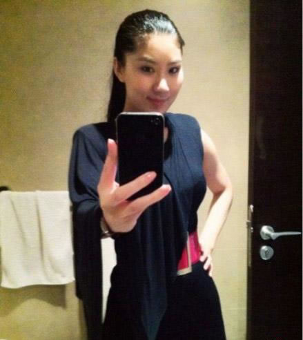 谢贤年轻时照片帅气逼人：谢贤年轻时女友照片曝光