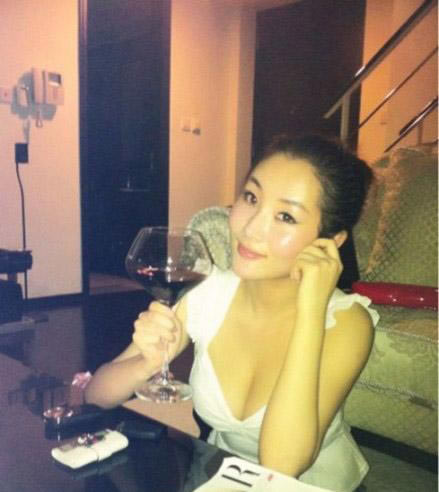 谢贤年轻时照片帅气逼人：谢贤年轻时女友照片曝光