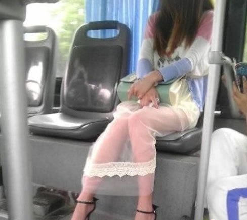 有一种偷拍叫在车上!这样的冷笑话一点都不好笑