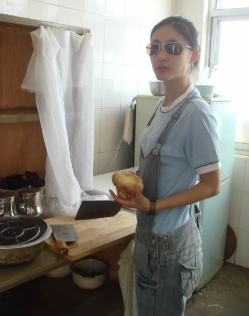 素颜女神王丽坤：王丽坤个人资料及素颜生活照（图）