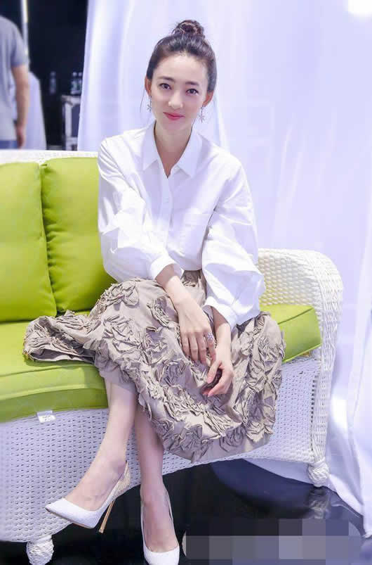 素颜女神王丽坤：王丽坤个人资料及素颜生活照（图）