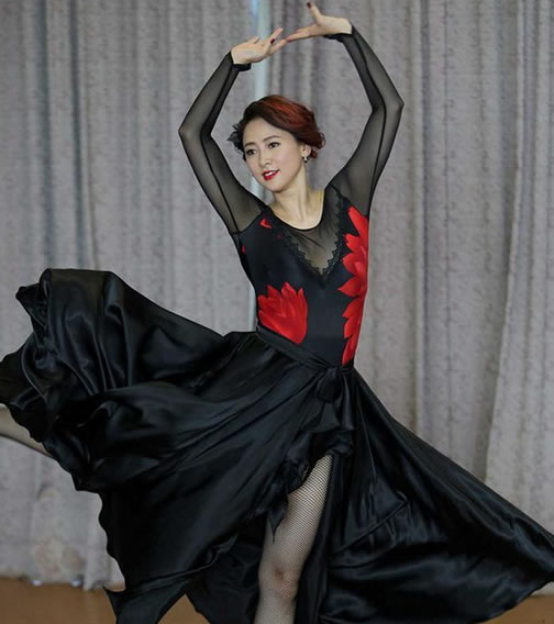 49岁翁虹近照曝光：光彩迷人依然美丽如初（图）