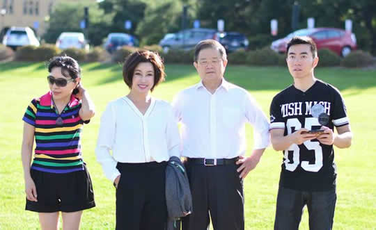 刘晓庆近照素颜照曝光：61岁刘晓庆罕见素颜出镜（图）