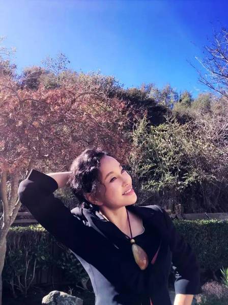 刘晓庆近照素颜照曝光：61岁刘晓庆罕见素颜出镜（图）