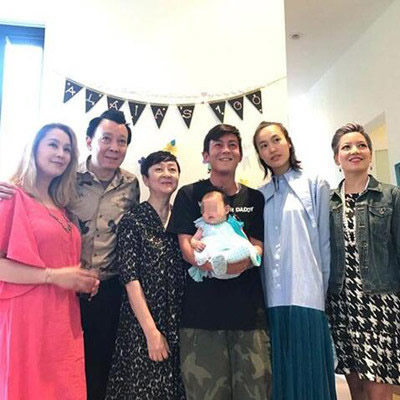 陈冠希晒女儿小脚丫照 网友：小脚丫有点可爱啊