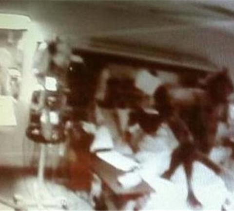 临终病人的监控器拍到惊人一幕!（组图）