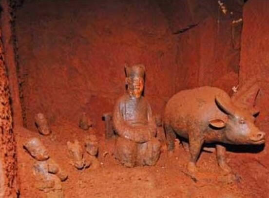 大叔无意中闯进奇怪洞穴:进看到惊人一幕(图) 大叔无意中闯进奇怪洞穴:进看到惊人一幕(图)