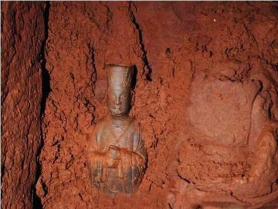 大叔无意中闯进奇怪洞穴:进看到惊人一幕(图) 大叔无意中闯进奇怪洞穴:进看到惊人一幕(图)