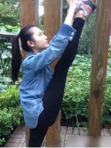 杨幂一字马：盘点女星绝技个个牛不凡（图）