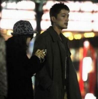 胡歌薛佳凝分手原因：胡歌谈前女友薛佳凝落泪