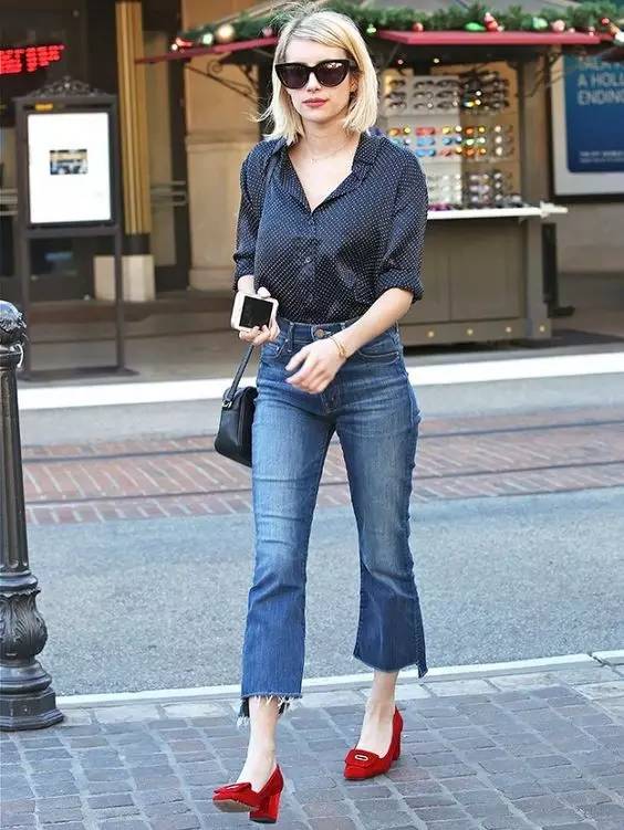 这种牛仔裤才是今年最流行的：流行的牛仔裤欣赏