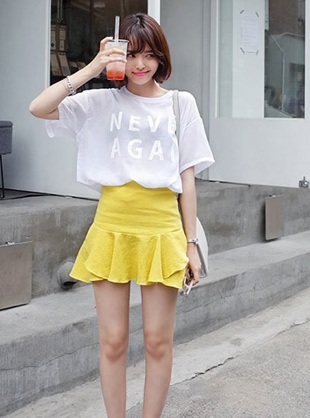 休闲百褶裙搭配技巧：街头休闲韩风减龄又清新