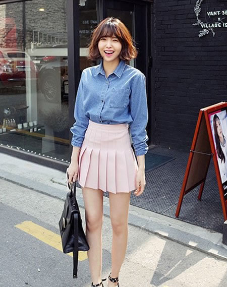 休闲百褶裙搭配技巧：街头休闲韩风减龄又清新