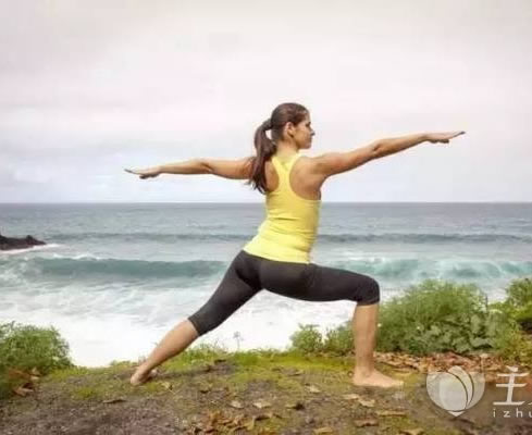 胸下垂做什么瑜伽动作：4种体式纠正下垂及保养方法