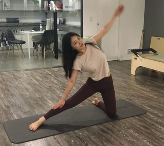 韩瑜伽美女自拍走红：瑜伽美女因这张照片走红