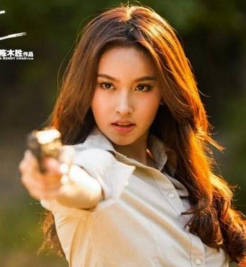 【poy图片】poy超美图片：泰国美女poy图片