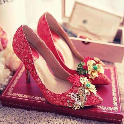 结婚新娘鞋要准备几双：结婚时候新鞋要买几双揭秘